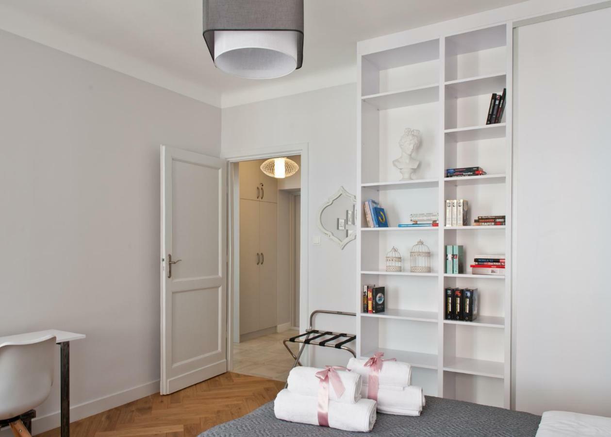 Red Brick Old Town Apartment Warsaw Exterior photo